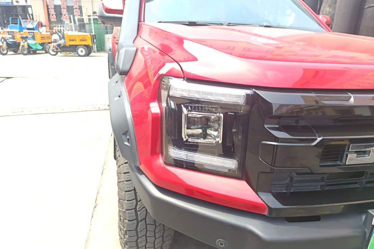 Used JMC DaDao 2024 Explorer 2.3T Diesel Automatic 4x4 Extreme Edition Right Front Headlight