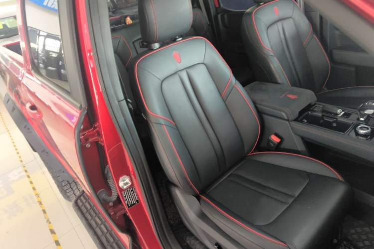 Used JMC DaDao 2024 Explorer 2.3T Gasoline Automatic 4x4 Extreme Edition Right Front Seat