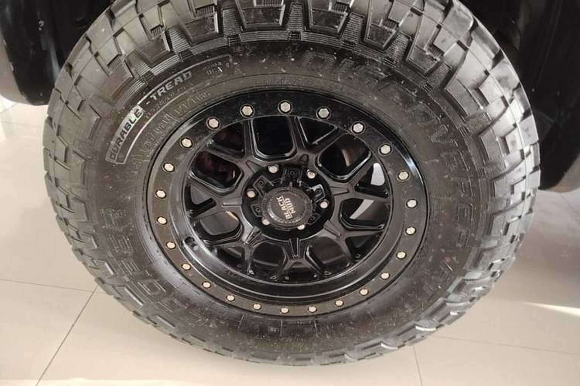 Used JMC DaDao 2024 Explorer 2.3T Diesel Automatic 4x4 Extreme Edition Right Rear Wheel Hub