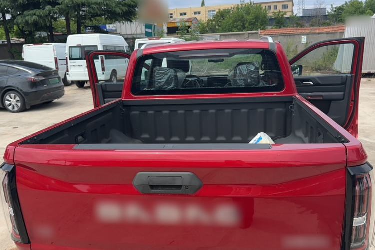 Used JMC DaDao 2024 Explorer 2.3T Diesel Automatic 4x4 Extreme Edition Trunk