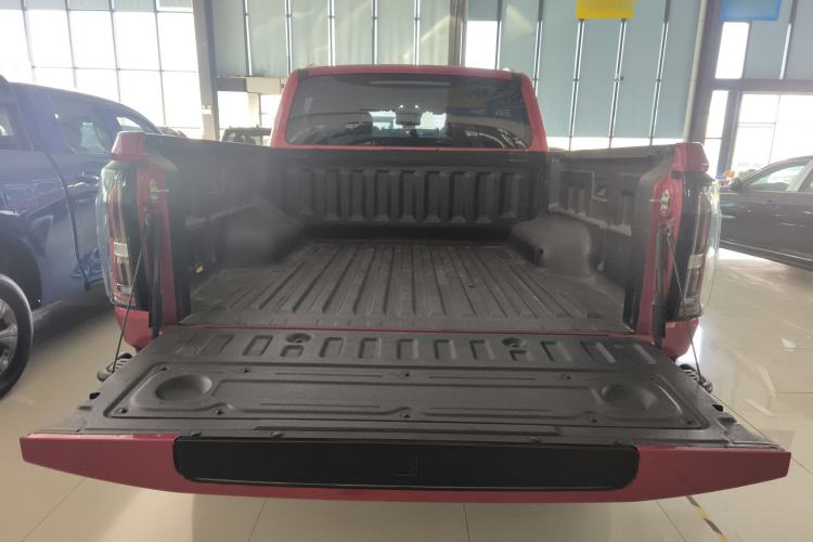 Used JMC DaDao 2024 Explorer 2.3T Gasoline Automatic 4x4 Extreme Edition Trunk