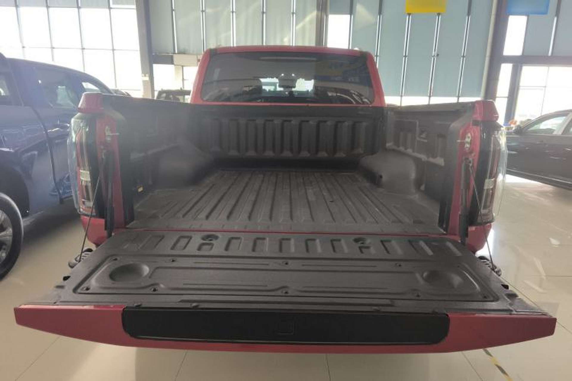 Used JMC DaDao 2024 Explorer 2.3T Gasoline Automatic 4x4 Extreme Edition Trunk