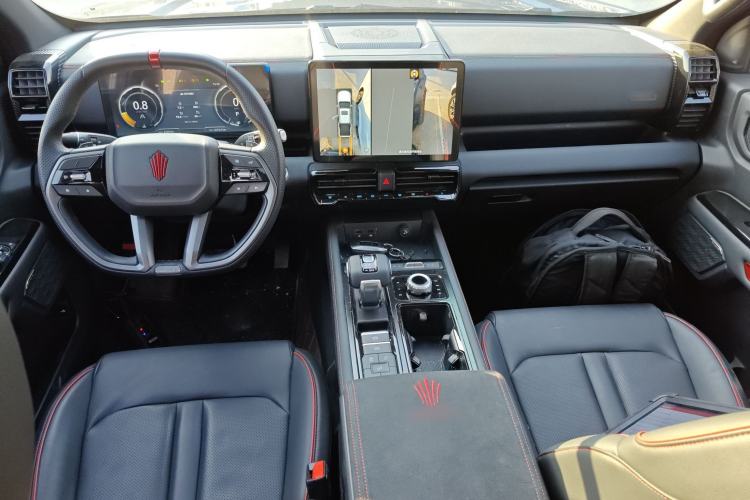 Used JMC DaDao 2024 Gantaner 2.3T Diesel Automatic 4x4 Boundless Edition Center Console