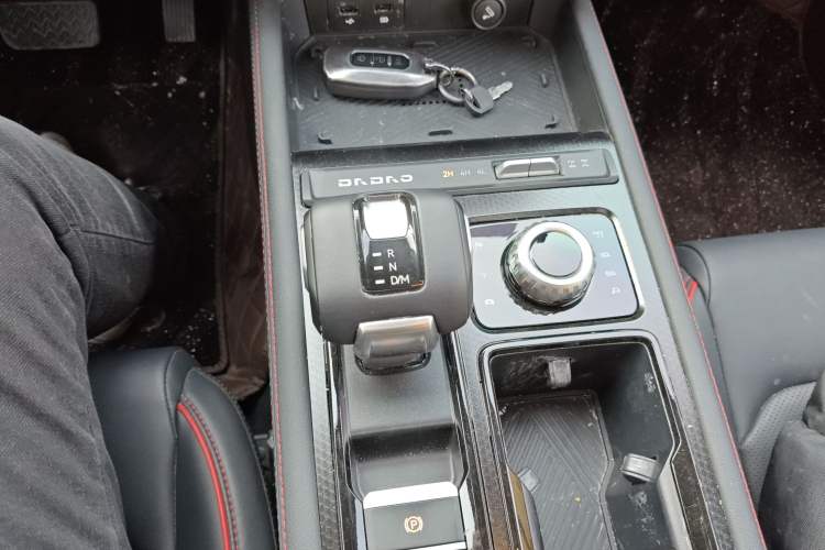 Used JMC DaDao 2024 Gantaner 2.3T Diesel Automatic 4x4 Boundless Edition Gear Lever