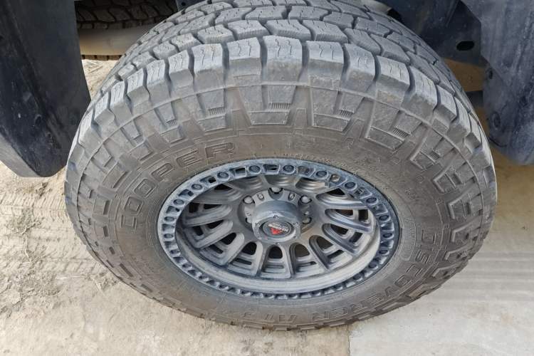 Used JMC DaDao 2024 Gantaner 2.3T Diesel Automatic 4x4 Boundless Edition Right Rear Wheel Hub