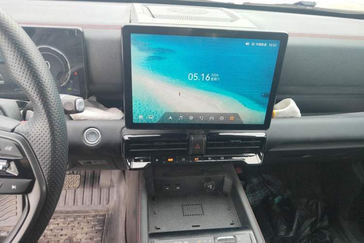 Used JMC DaDao 2024 Explorer 2.3T Gasoline Automatic 4x4 Extreme Edition Audio And AC Panel