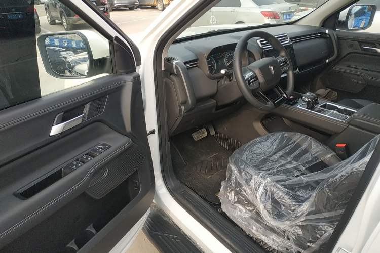 Used JMC DaDao 2024 All-Purpose Model 2.3T Diesel Automatic 4x4 Comfort Edition with Flat Cargo Bed Driver Seat