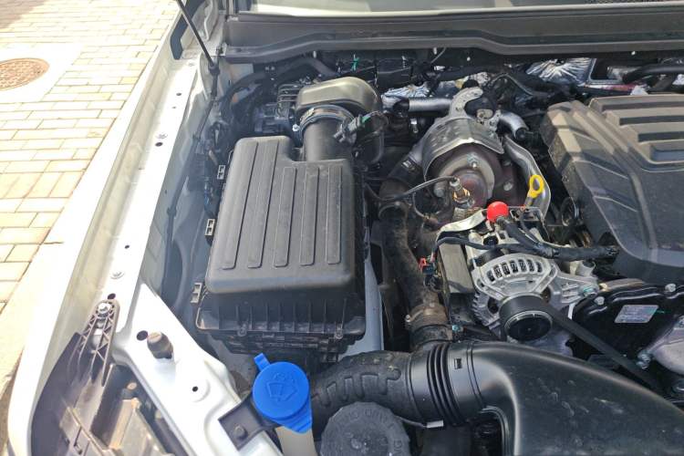 Used JMC DaDao 2024 Mountain Edition 2.3T Diesel Automatic 4x4 Long Wheelbase Comfort Model Engine Bay Right