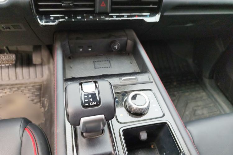 Used JMC DaDao 2024 Explorer 2.3T Gasoline Automatic 4x4 Extreme Edition Gear Lever