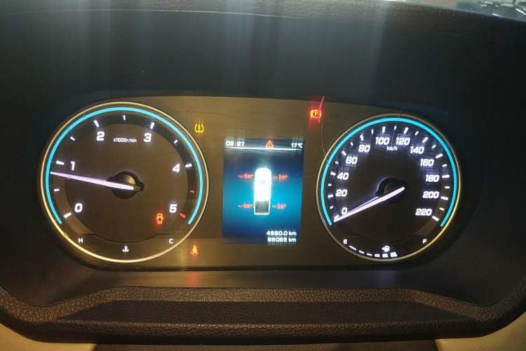 Used JMC DaDao 2024 All-Purpose 2.3T Diesel Manual Two-Wheel Drive Standard-Wheelbase Comfort Edition Instrument Cluster