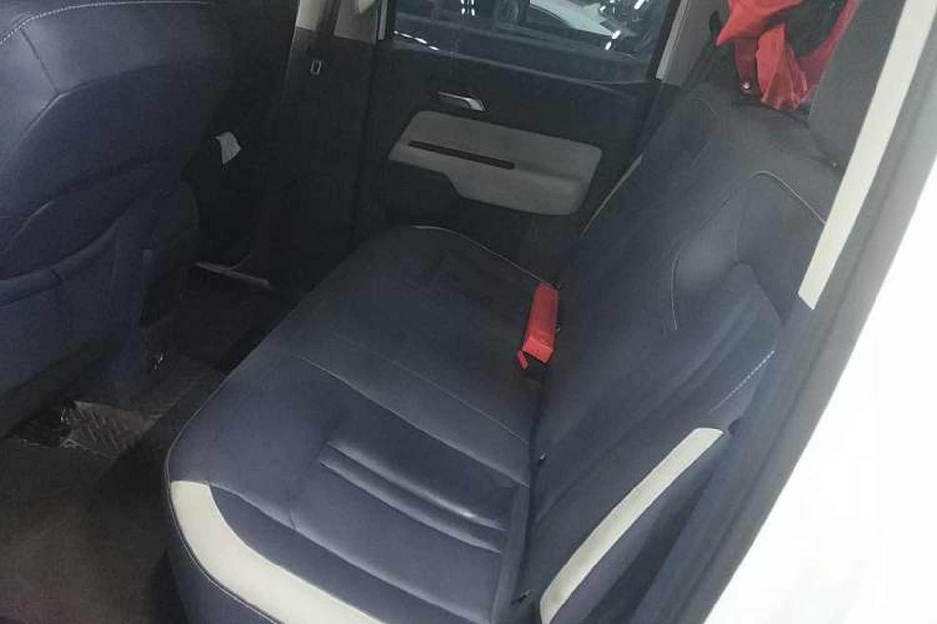 Used JMC DaDao 2024 All-Purpose 2.3T Diesel Manual Two-Wheel Drive Standard-Wheelbase Comfort Edition Left Rear Seat