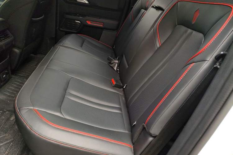 Used JMC DaDao 2024 Explorer 2.3T Gasoline Automatic 4x4 Extreme Edition Left Rear Seat