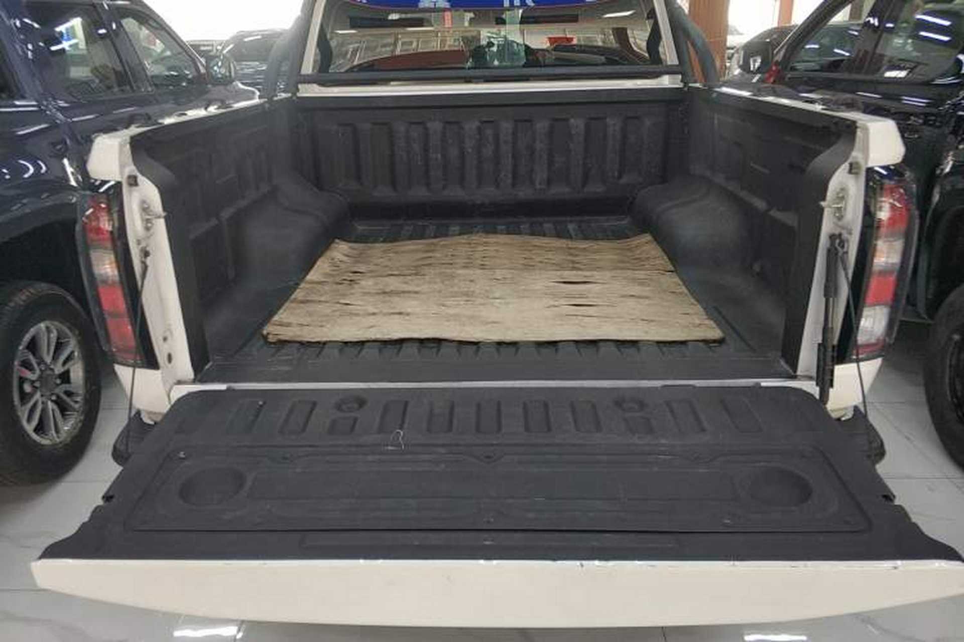 Used JMC DaDao 2024 All-Purpose 2.3T Diesel Manual Two-Wheel Drive Standard-Wheelbase Comfort Edition Trunk