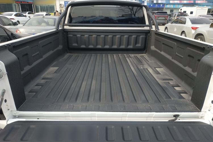 Used JMC DaDao 2024 All-Purpose Model 2.3T Diesel Automatic 4x4 Comfort Edition with Flat Cargo Bed Trunk