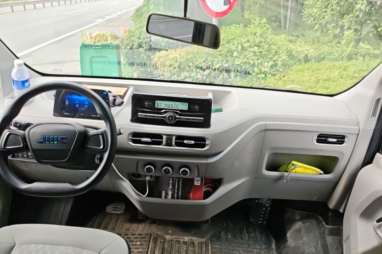 Used JMC E Fushun 2025 Model, Open Window Version, 41.86 kWh, Short Axle, Low-roof Center Console