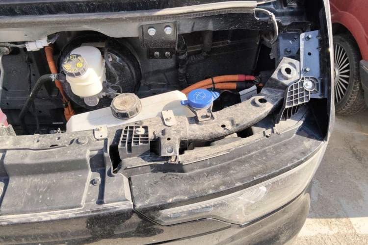 Used JMC E Fushun 2025 Model, Open Window Version, 41.86 kWh, Short Axle, Low-roof Engine Bay Left