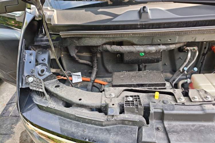 Used JMC E Fushun 2025 Model, Open Window Version, 41.86 kWh, Short Axle, Low-roof Engine Bay Right