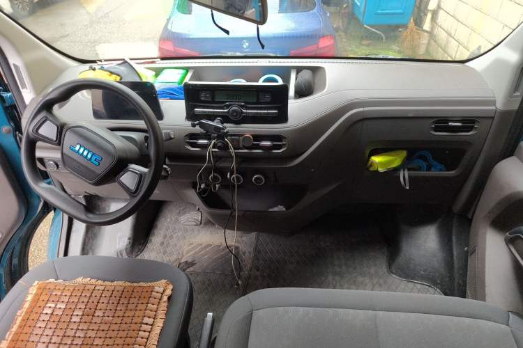 Used JMC E Fushun 2025 Model, Open Window Version, 41.86 kWh, Short Axle, Low-roof Center Console
