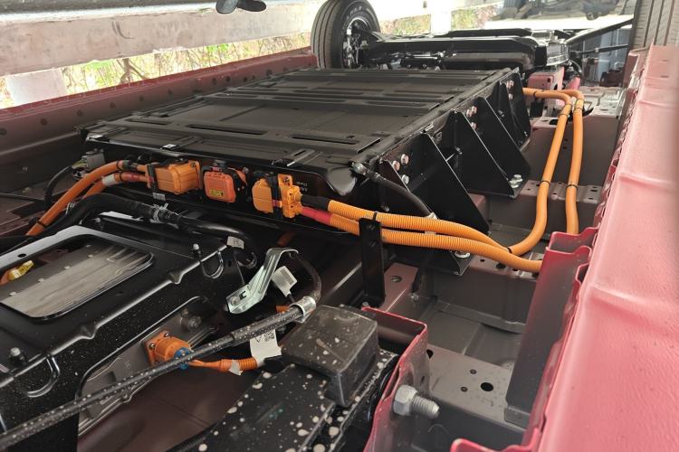 Used JMC E Fushun 2025 Model, Blind Window Version, 41.86 kWh, Short Axle, Low-roof, 3.0 tons Chassis Rear Left