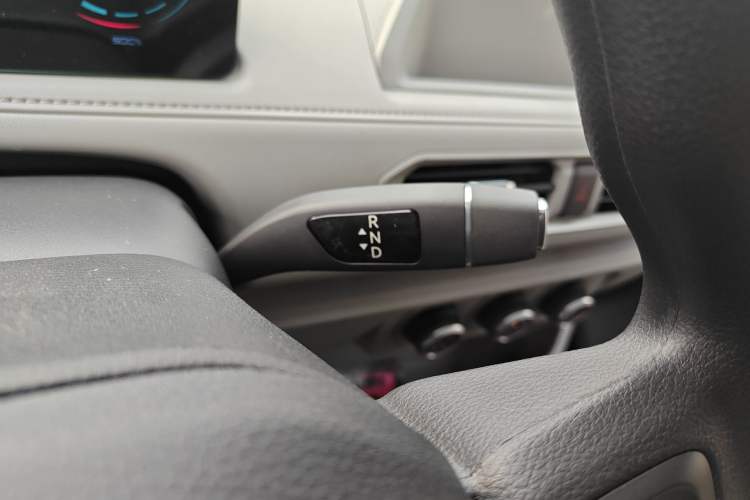 Used JMC E Fushun 2025 Model, Blind Window Version, 41.86 kWh, Short Axle, Low-roof, 3.0 tons Gear Lever