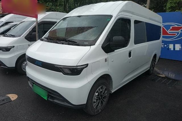 Ojetý JMC E Fushun 2025 Model, Open Window Version, 53.58 kWh, Mid-axle, Mid-roof