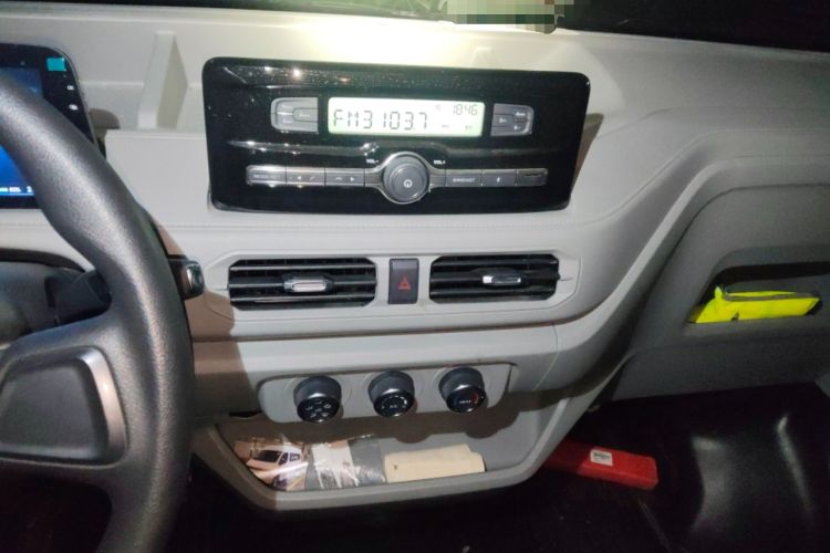 Used JMC E Fushun 2025 Model, Open Window Version, 53.58 kWh, Mid-axle, Mid-roof Audio And AC Panel