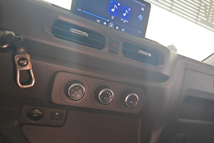 Used JMC E Fushun 2025 Model, Open Window Version, 41.86 kWh, Short Axle, Low-roof Audio And AC Panel