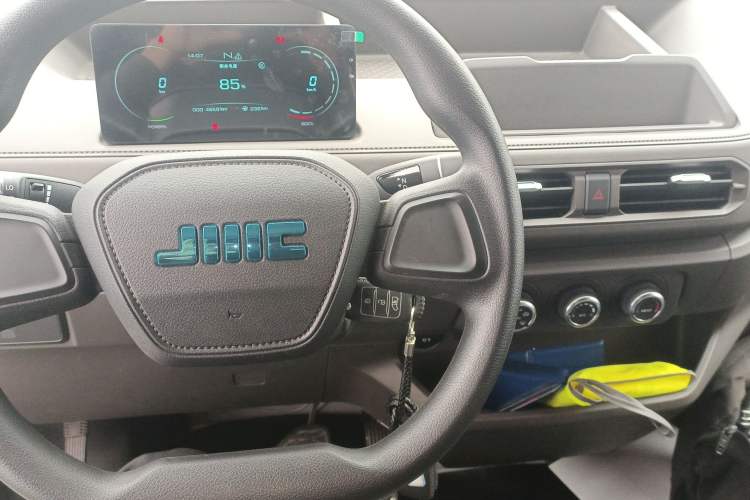 Used JMC E Fushun 2025 Model 41.5 kWh Blind Window Version, Short Wheelbase Low Roof, 3.0 tons Audio And AC Panel