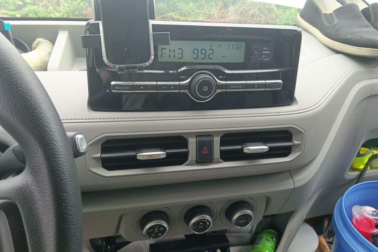 Used JMC E Fushun 2025 Model, Open Window Version, 53.58 kWh, Mid-axle, Low-roof Audio And AC Panel