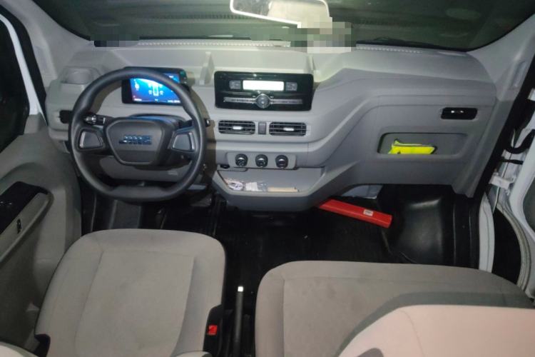 Used JMC E Fushun 2025 Model, Open Window Version, 53.58 kWh, Mid-axle, Mid-roof Center Console