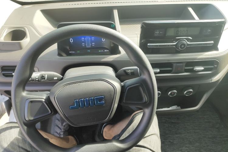 Used JMC E Fushun 2025 Model, Open Window Version, 53.58 kWh, Mid-axle, Mid-roof Center Console
