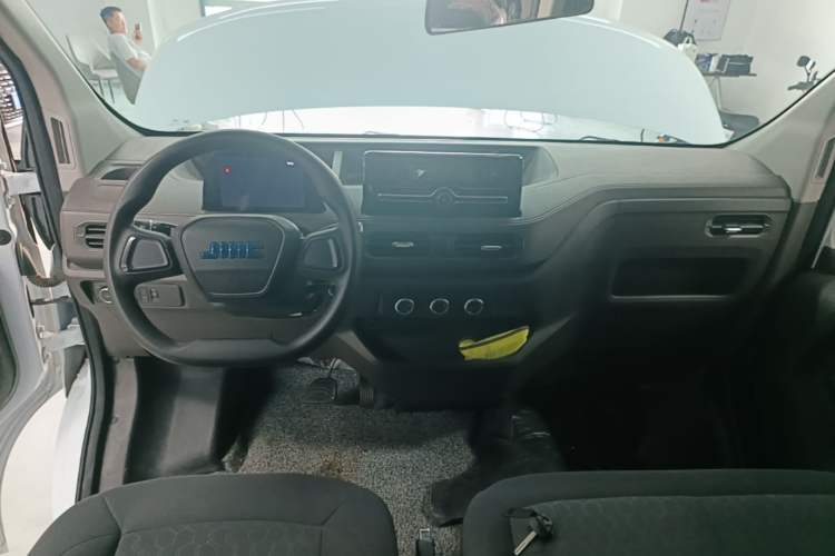 Used JMC E Fushun 2025 Model, Open Window Version, 41.86 kWh, Short Axle, Low-roof Center Console