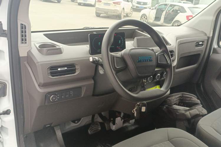 Used JMC E Fushun 2025 Model 41.5 kWh Blind Window Version, Short Wheelbase Low Roof, 3.0 tons Center Console