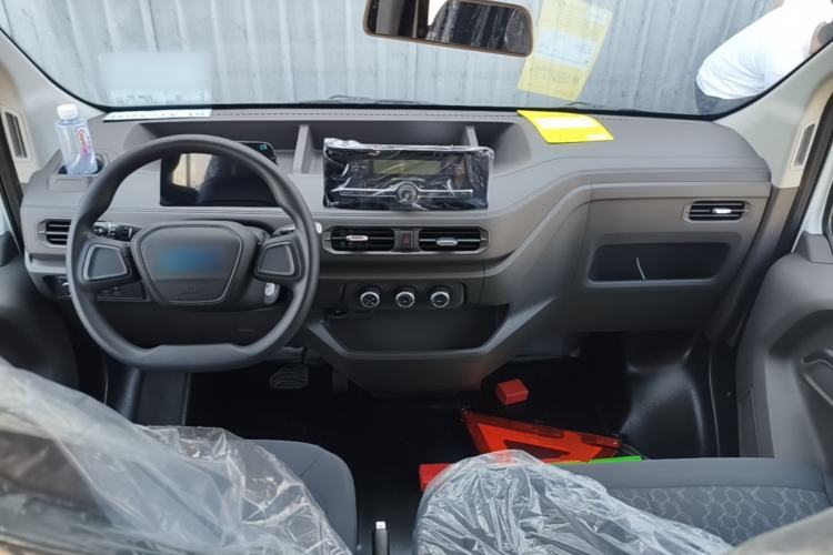 Used JMC E Fushun 2025 Model, Open Window Version, 41.86 kWh, Short Axle, Low-roof Center Console