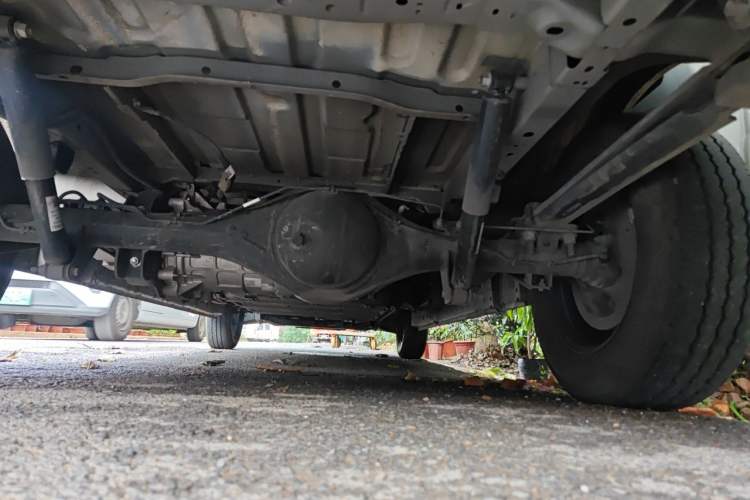 Used JMC E Fushun 2025 Model, Open Window Version, 53.58 kWh, Mid-axle, Mid-roof Chassis Rear