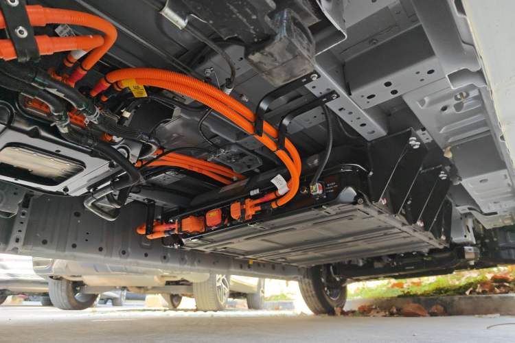 Used JMC E Fushun 2025 Model, Open Window Version, 53.58 kWh, Mid-axle, Low-roof Chassis Rear Right