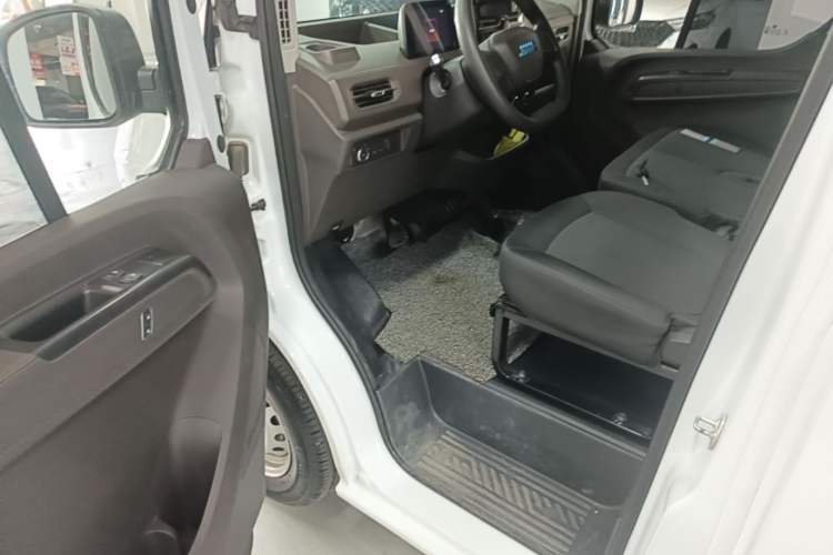 Used JMC E Fushun 2025 Model, Open Window Version, 41.86 kWh, Short Axle, Low-roof Driver Seat