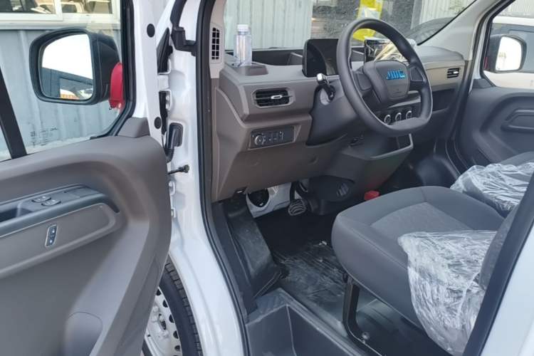Used JMC E Fushun 2025 Model, Open Window Version, 41.86 kWh, Short Axle, Low-roof Driver Seat