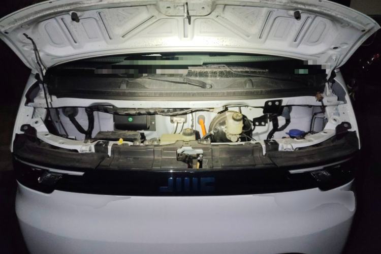 Used JMC E Fushun 2025 Model, Open Window Version, 53.58 kWh, Mid-axle, Mid-roof Engine Bay