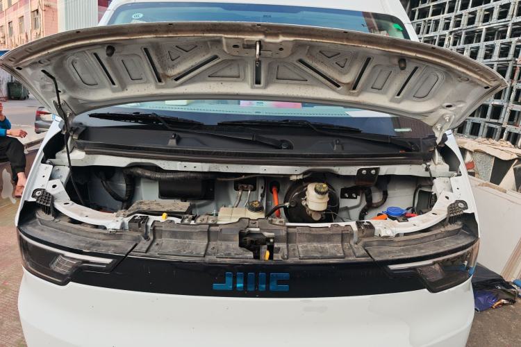 Used JMC E Fushun 2025 Model, Open Window Version, 53.58 kWh, Mid-axle, Mid-roof Engine Bay