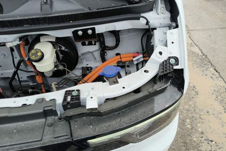 Used JMC E Fushun 2025 Model, Open Window Version, 41.86 kWh, Short Axle, Low-roof Engine Bay Left