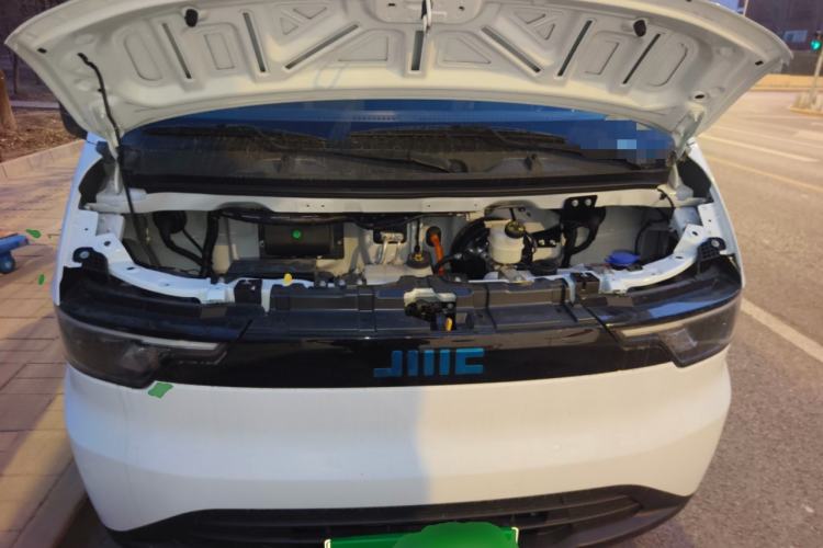 Used JMC E Fushun 2025 Model, Open Window Version, 77 kWh, Mid-axle, Mid-roof Engine Bay