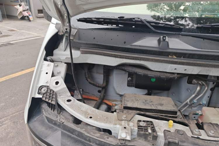 Used JMC E Fushun 2025 Model, Open Window Version, 41.86 kWh, Short Axle, Low-roof Engine Bay Right