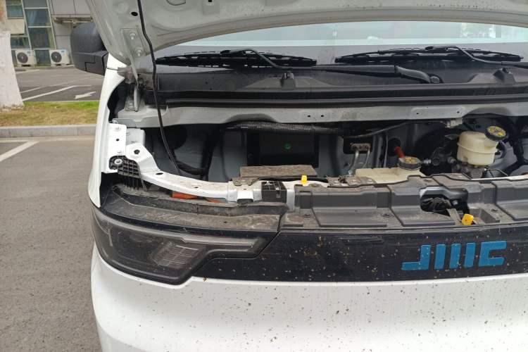 Used JMC E Fushun 2025 Model, Open Window Version, 41.86 kWh, Short Axle, Low-roof Engine Bay Right