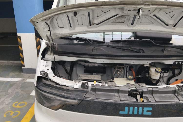 Used JMC E Fushun 2025 Model, Open Window Version, 53.58 kWh, Mid-axle, Low-roof Engine Bay Right