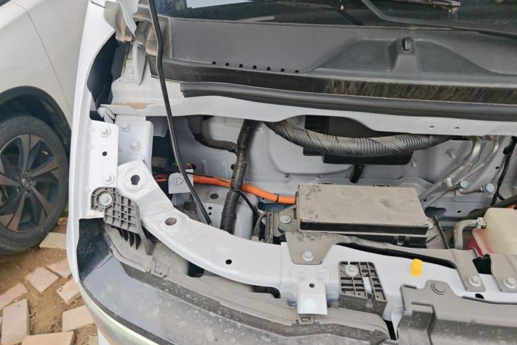 Used JMC E Fushun 2025 Model, Open Window Version, 41.86 kWh, Short Axle, Low-roof Engine Bay Right