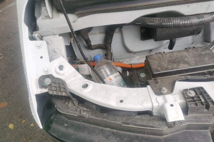 Used JMC E Fushun 2025 Model, Open Window Version, 53.58 kWh, Mid-axle, Low-roof Engine Bay Right
