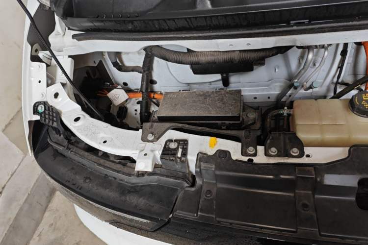 Used JMC E Fushun 2025 Model, Open Window Version, 41.86 kWh, Short Axle, Low-roof Engine Bay Right