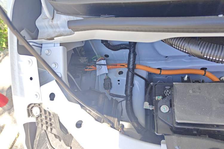 Used JMC E Fushun 2025 Model, Open Window Version, 41.86 kWh, Short Axle, Low-roof Engine Bay Right