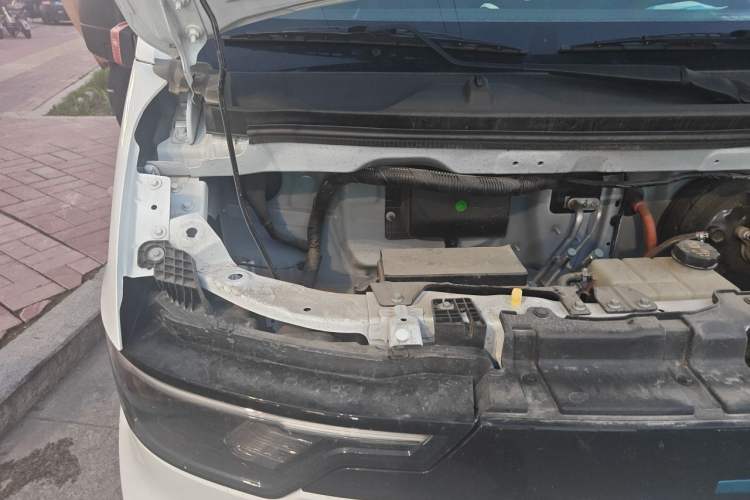 Used JMC E Fushun 2025 Model, Open Window Version, 41.86 kWh, Short Axle, Low-roof Engine Bay Right